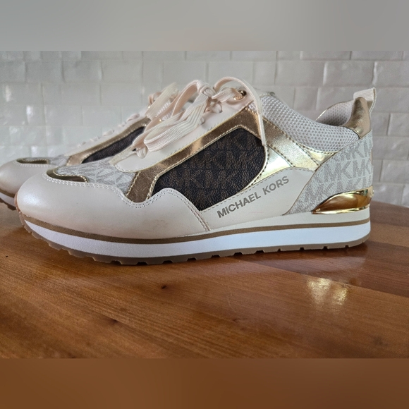 Michael Kors shoes - Picture 4 of 11